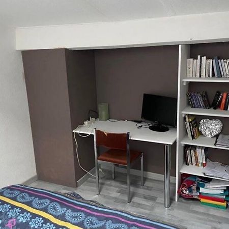 Joli Duplex En Centre Ville De 40M2 Climatise Istres Zewnętrze zdjęcie