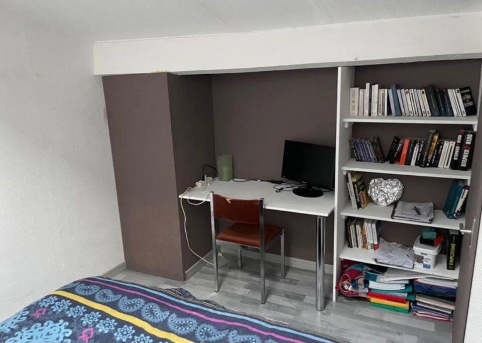 Joli Duplex En Centre Ville De 40M2 Climatise Istres Zewnętrze zdjęcie